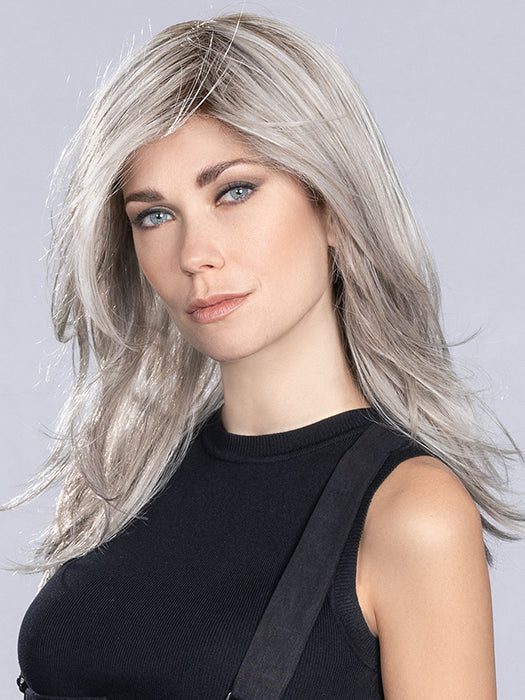 EN VOGUE by ELLEN WILLE in METALLIC BLONDE ROOTED 101.60.51 | Pearl Platinum, Pearl White, and Grey Blend with Shaded Roots