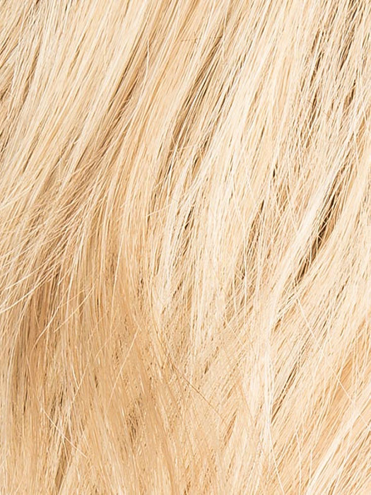 LIGHT HONEY ROOTED 26.22.16 | Light Golden Blonde, Light Neutral Blonde and Medium Blonde Blend with Shaded Roots